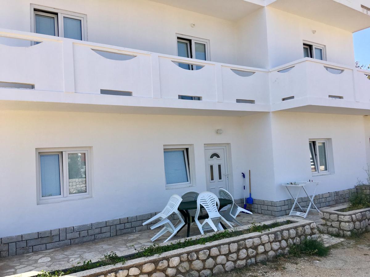 Apartments Baraba Паг Экстерьер фото